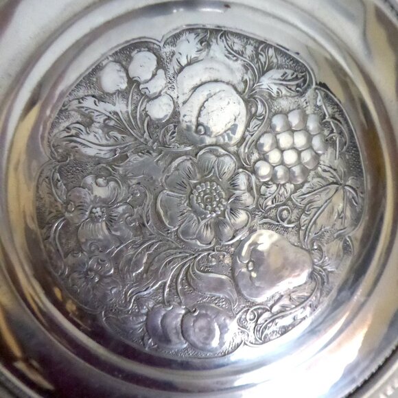 VINTAGE CROMWELL ALUMINUM HAND WROUGHT FRUIT FLOWERS PATTERN DISH BUTLER SET - Picture 8 of 15